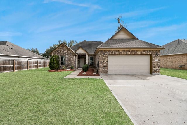 241 Woodhaven Drive, West Columbia, TX 77486