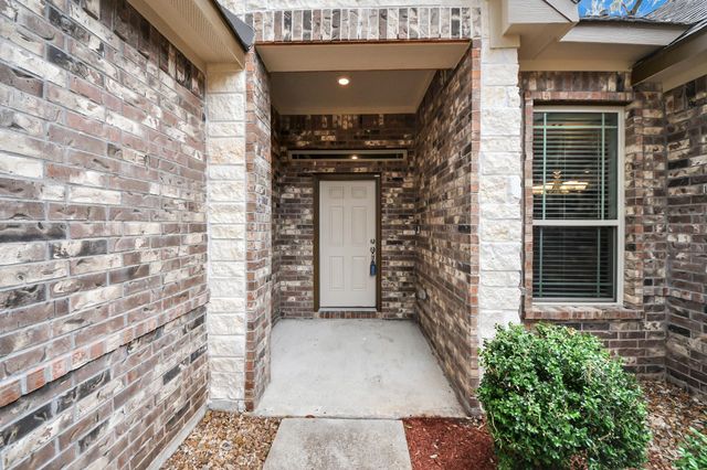 241 Woodhaven Drive, West Columbia, TX 77486