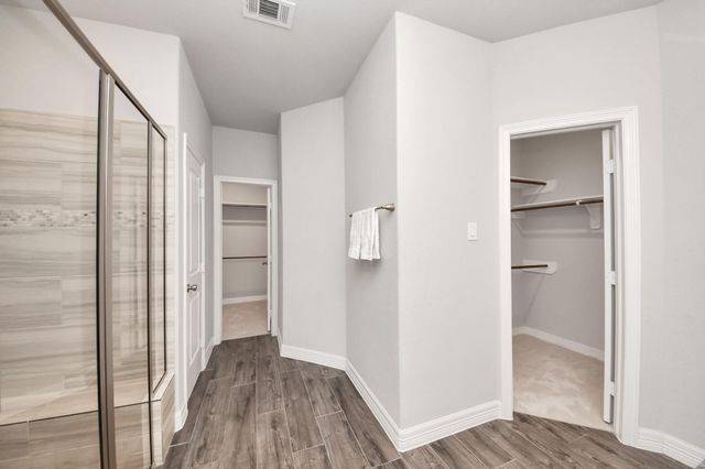 241 Woodhaven Drive, West Columbia, TX 77486