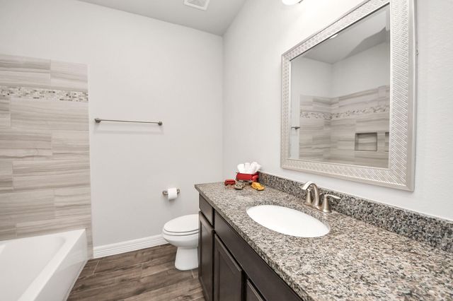 241 Woodhaven Drive, West Columbia, TX 77486