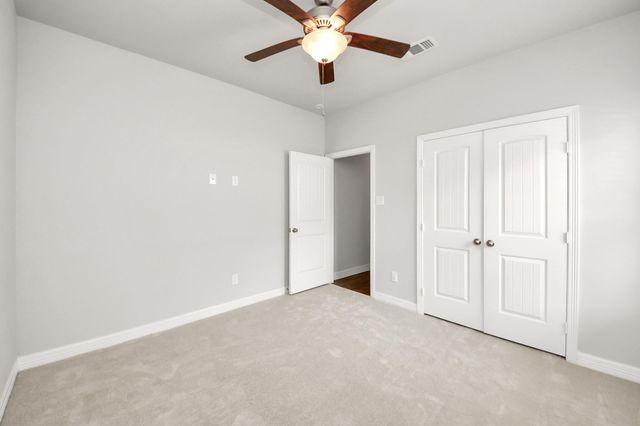 241 Woodhaven Drive, West Columbia, TX 77486