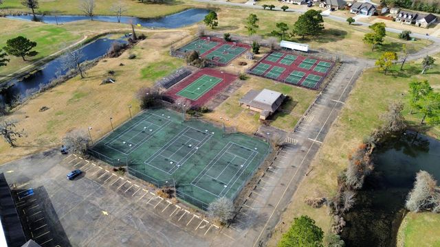 241 Woodhaven Drive, West Columbia, TX 77486