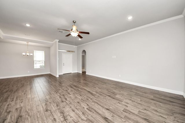 241 Woodhaven Drive, West Columbia, TX 77486