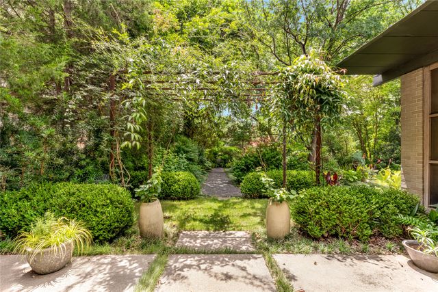 7206 Tokalon Drive, Dallas, TX 75214