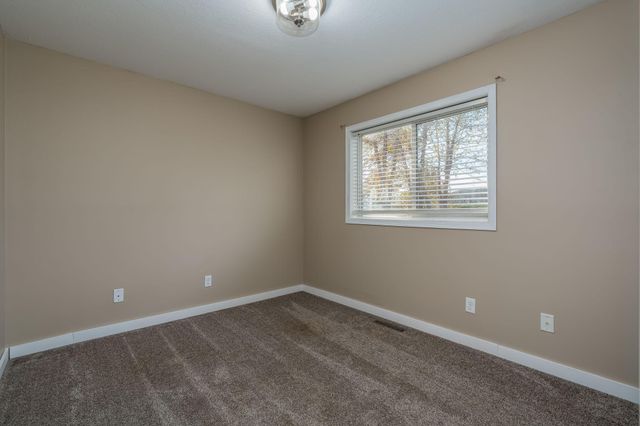 804 Juniper Lane NW, Montgomery, MN 56069