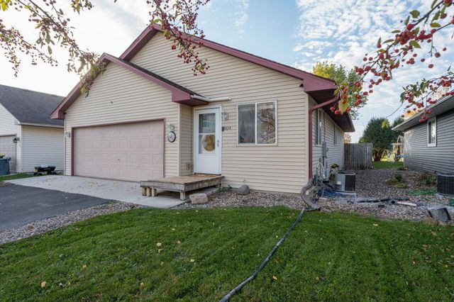 804 Juniper Lane NW, Montgomery, MN 56069