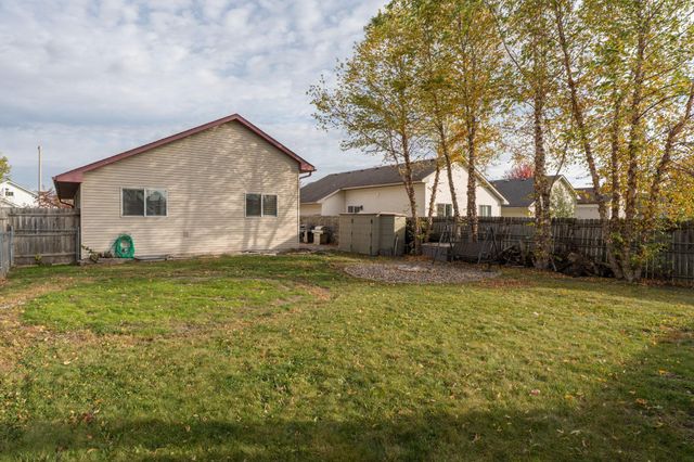 804 Juniper Lane NW, Montgomery, MN 56069