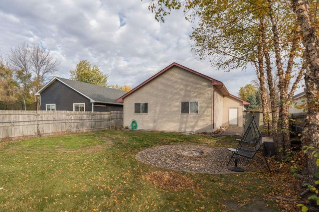804 Juniper Lane NW, Montgomery, MN 56069