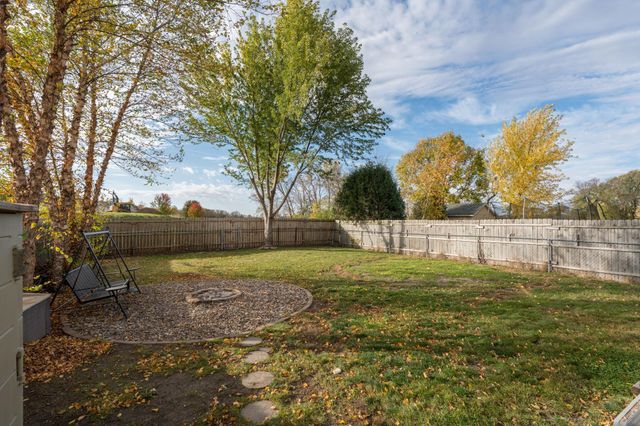 804 Juniper Lane NW, Montgomery, MN 56069