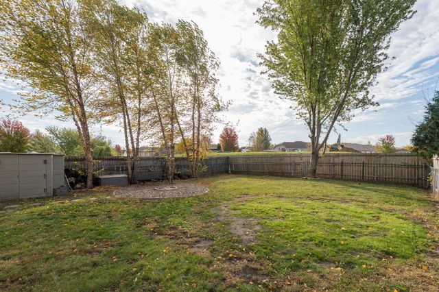 804 Juniper Lane NW, Montgomery, MN 56069