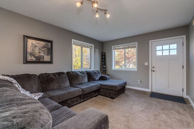 804 Juniper Lane NW, Montgomery, MN 56069