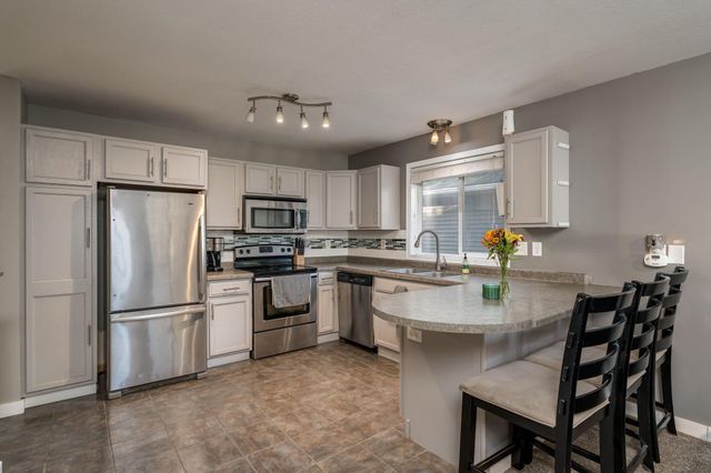 804 Juniper Lane NW, Montgomery, MN 56069