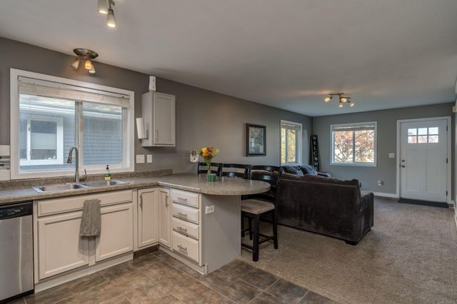 804 Juniper Lane NW, Montgomery, MN 56069