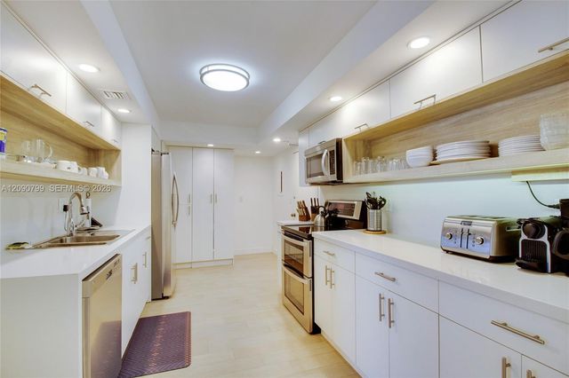1111 Crandon Boulevard B606, Key Biscayne, FL 33149
