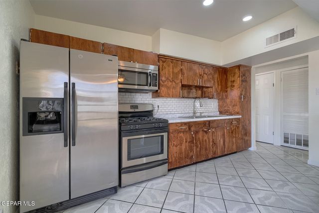 10000 JAMAICA Street, El Paso, TX 79924