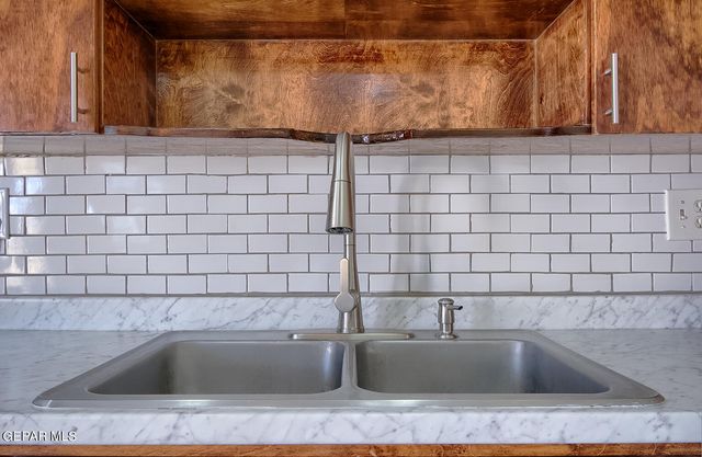 10000 JAMAICA Street, El Paso, TX 79924