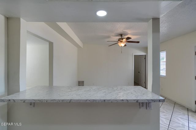 10000 JAMAICA Street, El Paso, TX 79924