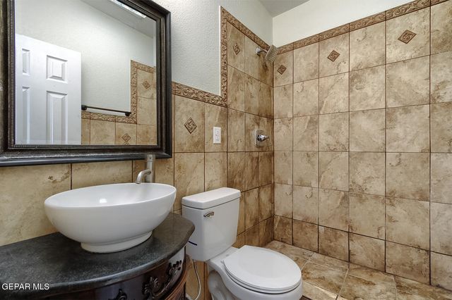 10000 JAMAICA Street, El Paso, TX 79924