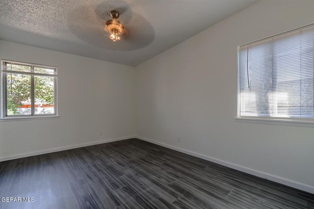 10000 JAMAICA Street, El Paso, TX 79924