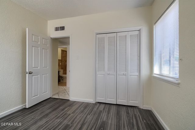 10000 JAMAICA Street, El Paso, TX 79924