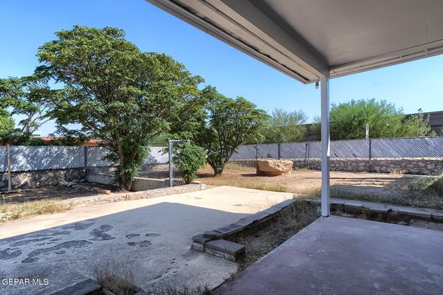 10000 JAMAICA Street, El Paso, TX 79924