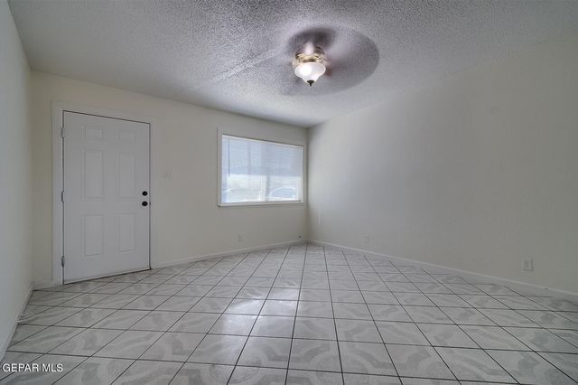 10000 JAMAICA Street, El Paso, TX 79924