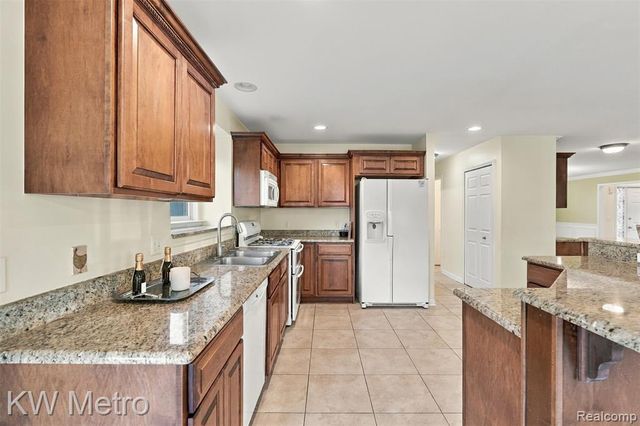 20735 Cheddleton Drive, Macomb, MI 48044