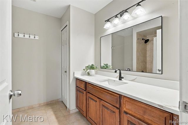 20735 Cheddleton Drive, Macomb, MI 48044