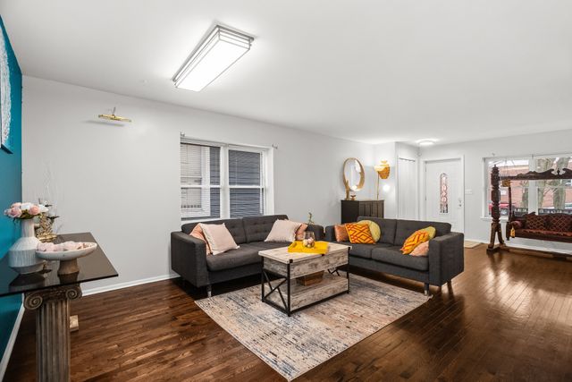 1811 Lyons Street, Evanston, IL 60201