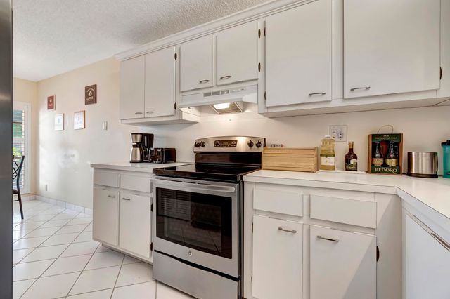 5943 ARECA PALM Court G, Delray Beach, FL 33484
