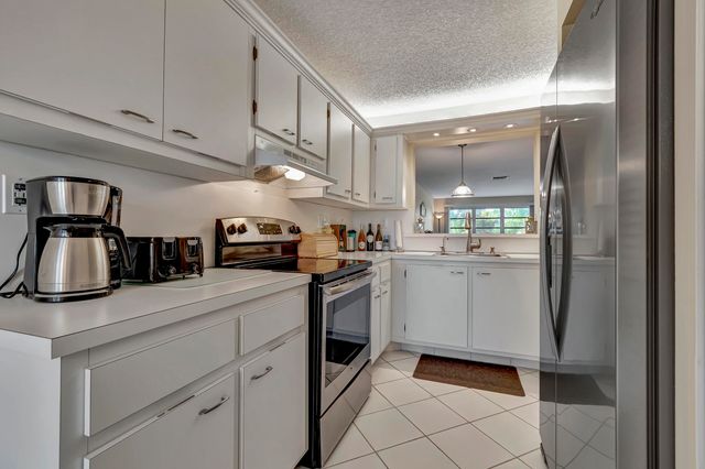 5943 ARECA PALM Court G, Delray Beach, FL 33484