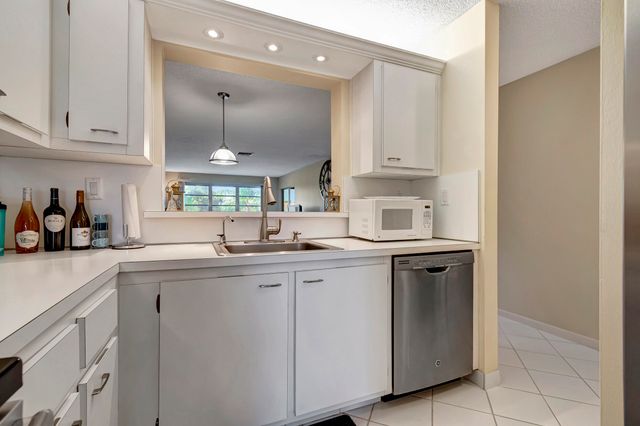 5943 ARECA PALM Court G, Delray Beach, FL 33484