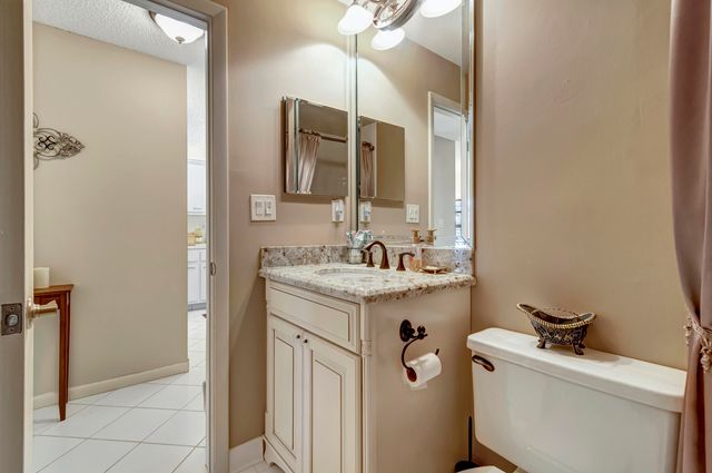 5943 ARECA PALM Court G, Delray Beach, FL 33484