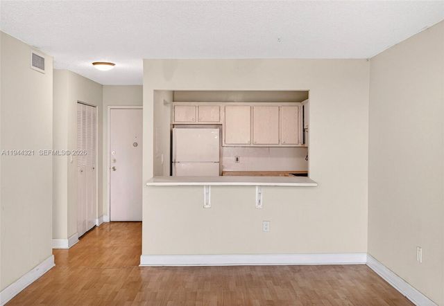 16851 NE 23rd Avenue 619, North Miami Beach, FL 33160