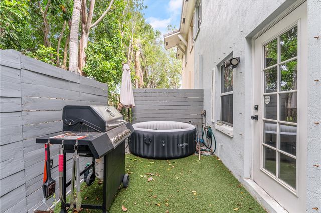 422 NE 1st Avenue, Pompano Beach, FL 33060