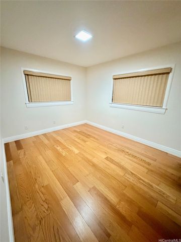 2138 Laukahi Street, Honolulu, HI 96821