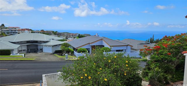 2138 Laukahi Street, Honolulu, HI 96821