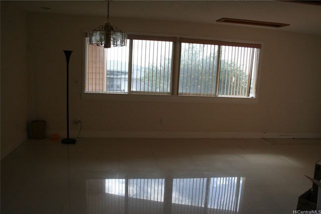 2138 Laukahi Street, Honolulu, HI 96821