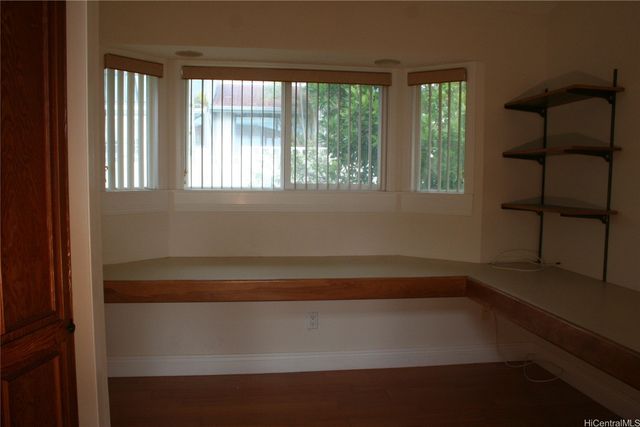 2138 Laukahi Street, Honolulu, HI 96821