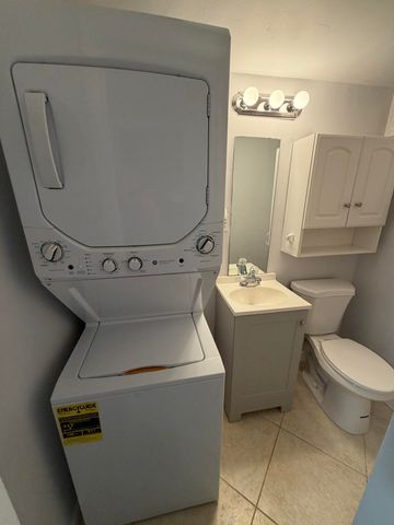 3225 NE 21st Avenue 7, Lighthouse Point, FL 33064