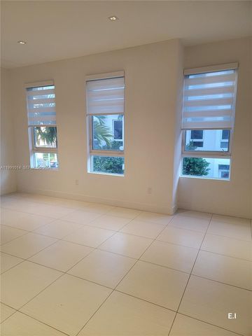 9133 NW 33rd St, Doral, FL 33172