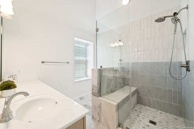 4330 Knollbluff, San Antonio, TX 78247