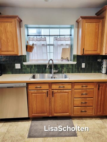 9794 Crystal Circle, Zeeland, MI 49464