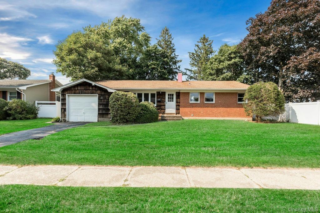39 Alma Street, Sayville, NY 11782 — exterior