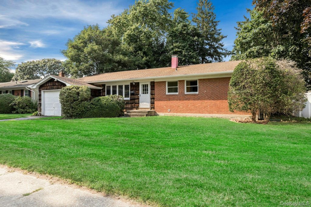 39 Alma Street, Sayville, NY 11782 — photo 2