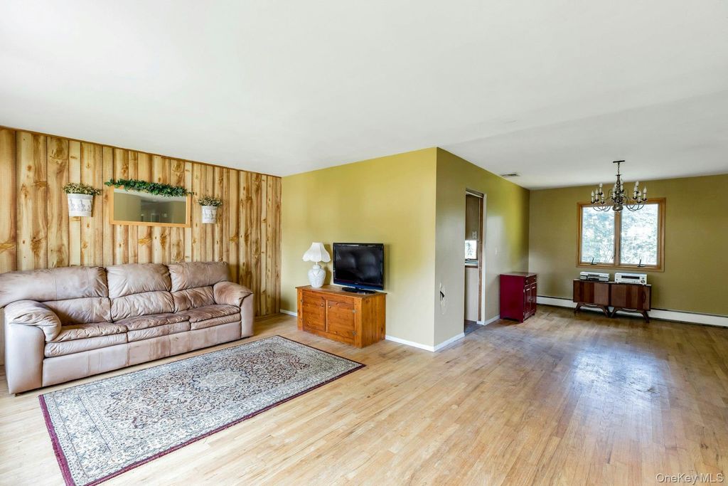 39 Alma Street, Sayville, NY 11782 — photo 4