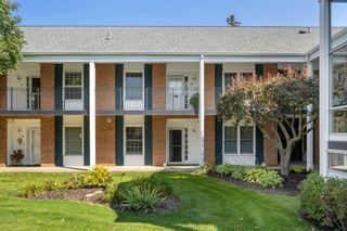 2311 Wealthy Street Unit: 22, East Grand Rapids, MI 49506