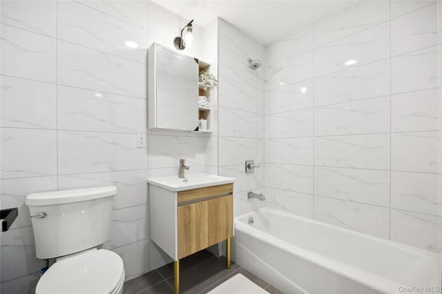 163-07 72nd Ave 2C, Fresh Meadows, NY 11365