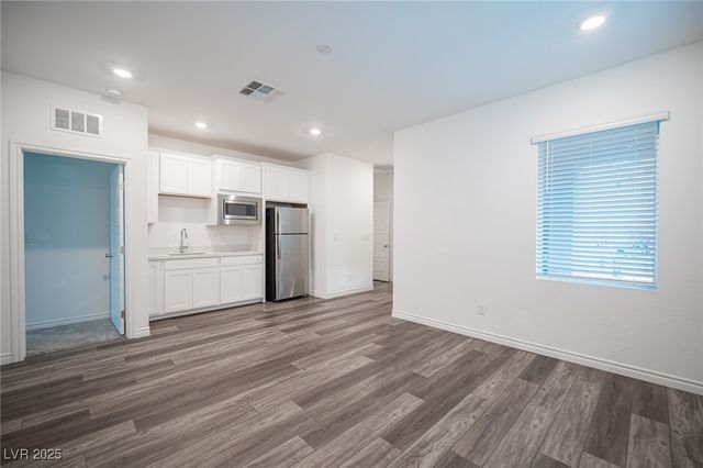 3912 Grazing Gazelle Avenue, North Las Vegas, NV 89084