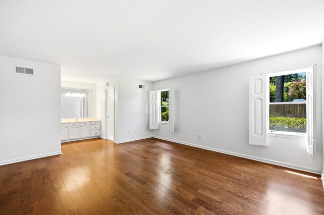 1935 WICKLOW WAY, Germantown, TN 38139